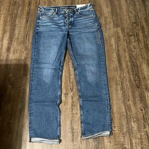 NWT American Eagle Tomgirl Jeans- Size 10 Extra-Long